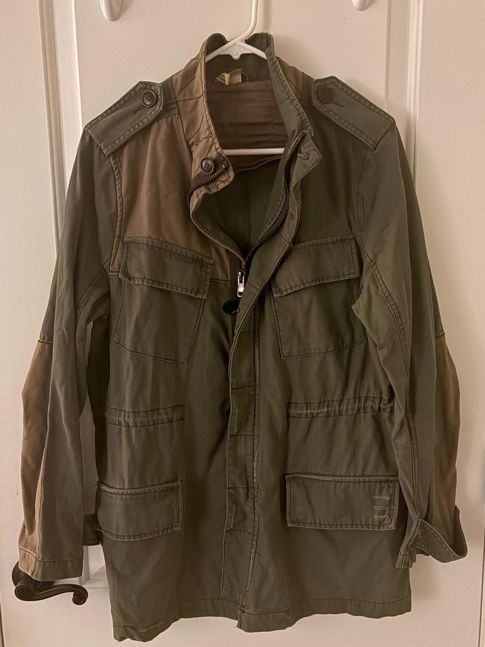Women’s Divided Olive Green Military Field Jacket with Epaulettes